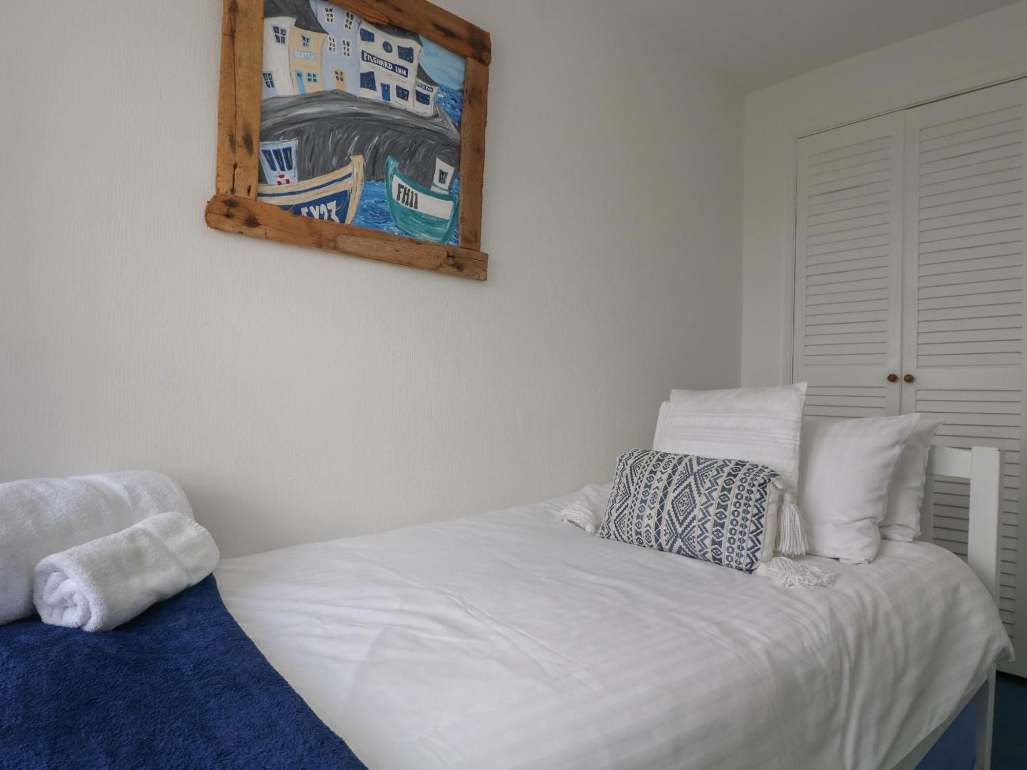 Driftwood Cottage เซนต์ออสเทลล์ ภายนอก รูปภาพ