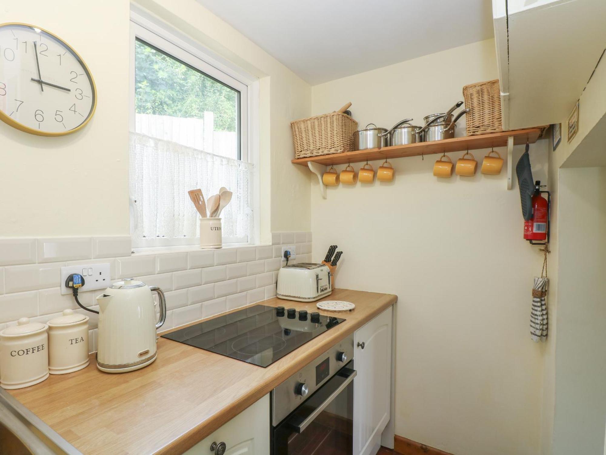 Driftwood Cottage เซนต์ออสเทลล์ ภายนอก รูปภาพ