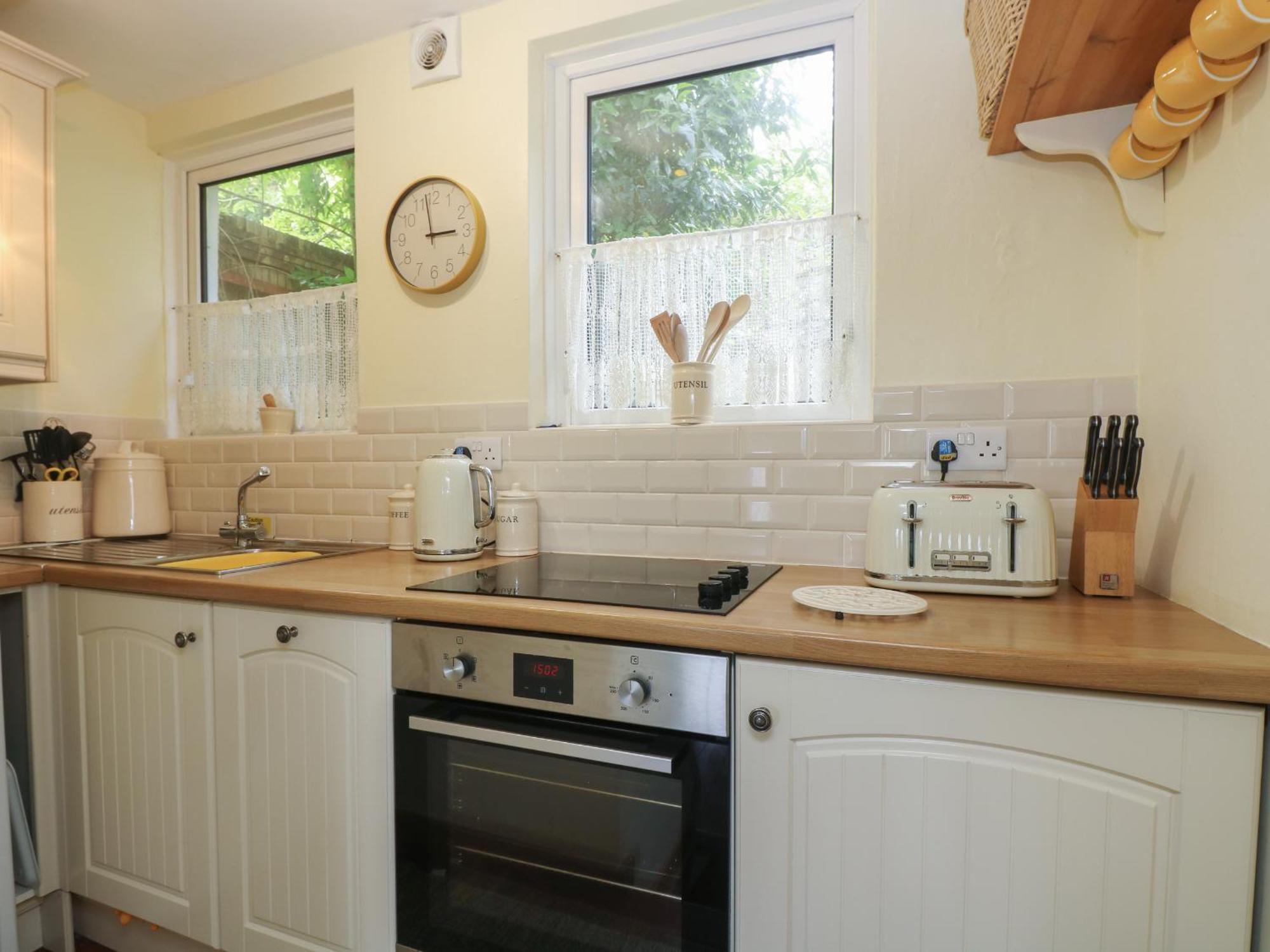 Driftwood Cottage เซนต์ออสเทลล์ ภายนอก รูปภาพ